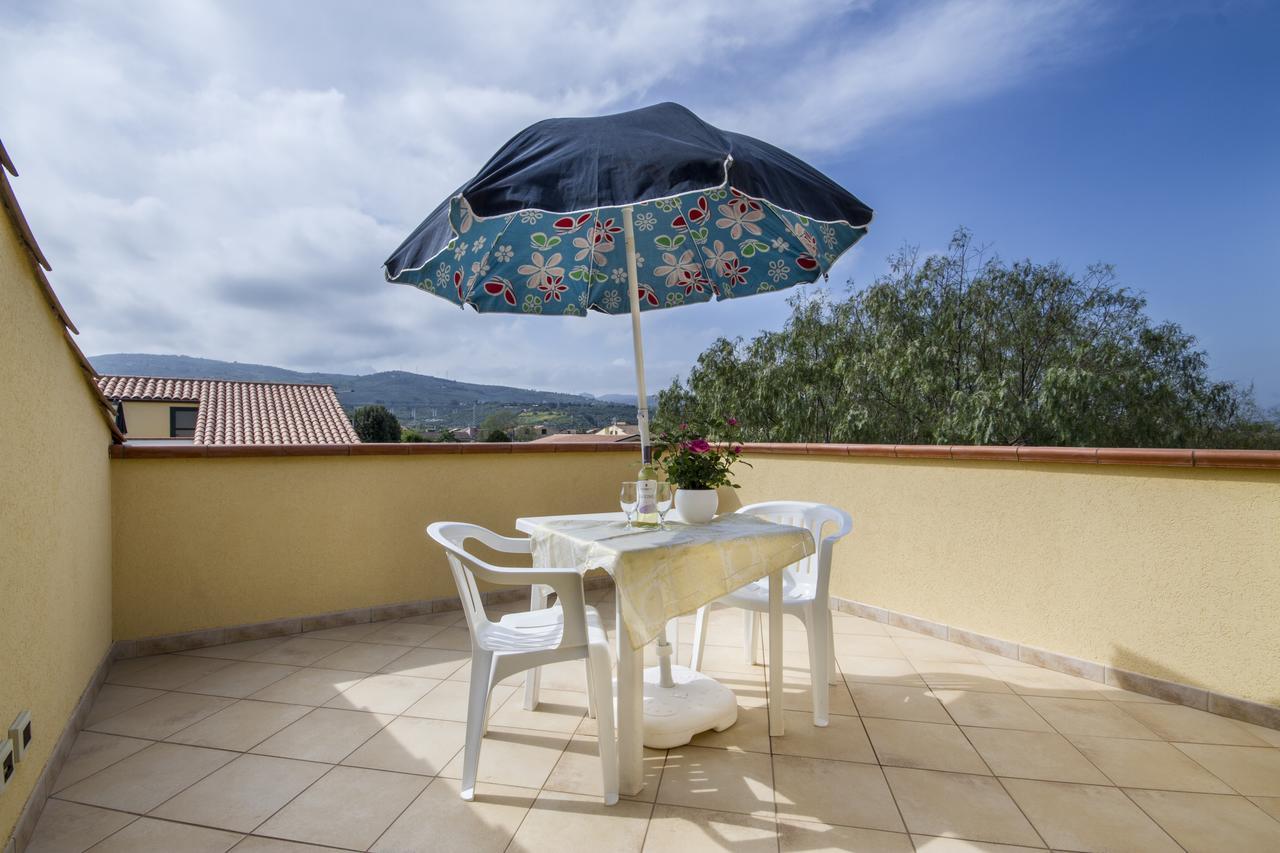 Case Vacanze Paradise Beach Vicino Cefalu Piscina Aperta Campofelice Di Roccella Bagian luar foto