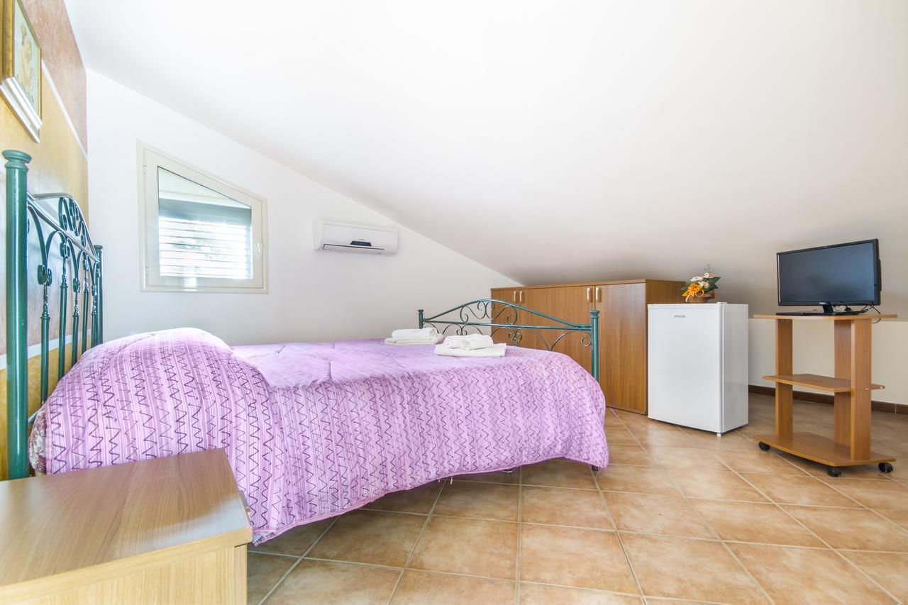 Case Vacanze Paradise Beach Vicino Cefalu Piscina Aperta Campofelice Di Roccella Bagian luar foto