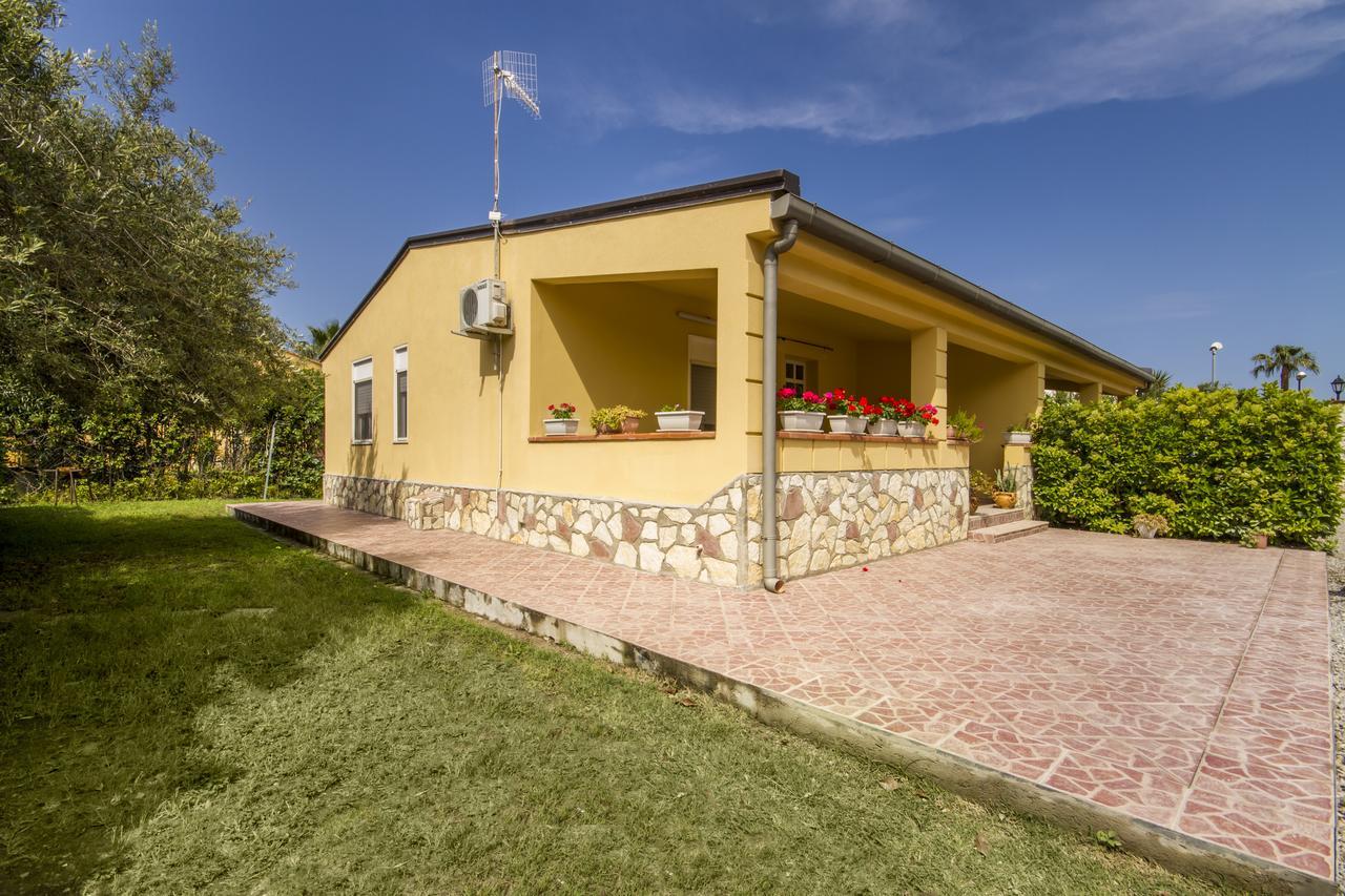 Case Vacanze Paradise Beach Vicino Cefalu Piscina Aperta Campofelice Di Roccella Bagian luar foto
